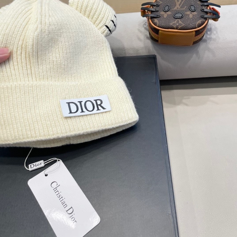 CHRISTIAN DIOR